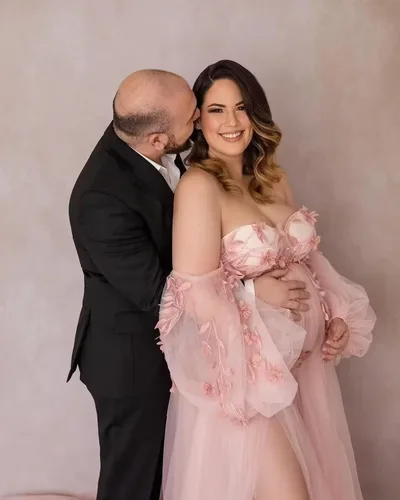 Vista 4 de FONGYUSHUN Vestido de maternidad de tul con apliques para sesión de fotos, manga larga hinchada, lencería nupcial, vestido de embarazo, vestido