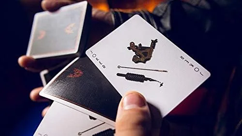Vista 3 de Murphy's Magic Supplies, Inc. Hannya Playing Cards Versión 2 Baraja de póquer Coleccionable