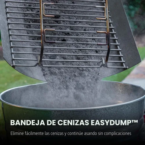 Vista 10 de Char-Griller® Parrilla de barril de carbón Pro Deluxe, bandeja de cenizas EasyDump™, estantes delanteros y laterales de alta calidad con ganchos