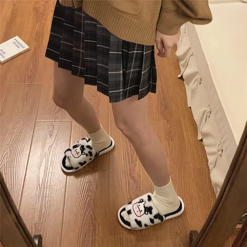 Vista 3 de Pantuflas Kawaii de vaca peluda para mujer, cómodas, con puntera abierta, lindas sandalias de invierno de animales