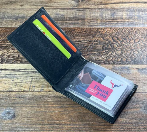 Vista 4 de Juego de 2 portatarjetas de tarjetas de crédito de vinilo resistente para tarjetas de crédito, insertos fabricados en Estados Unidos, Gris