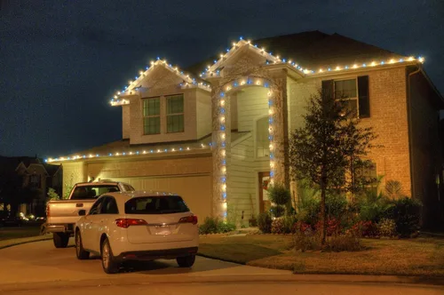 Vista 9 de Bombillas LED C9 de repuesto de color blanco cálido suave (paquete de 25) con forma de vela facetada con forma de vela de grado comercial E17