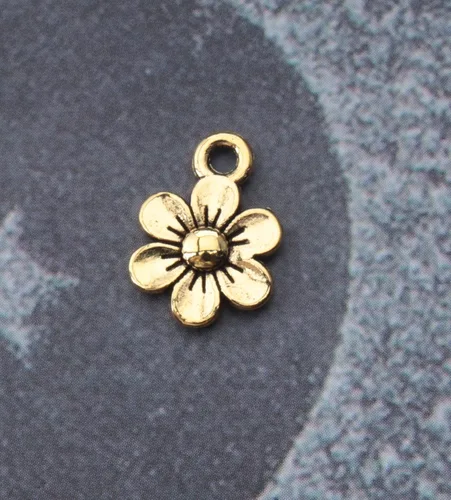 Vista 5 de Ruwado 50 dijes de flores pequeñas de metal, vintage, lindos colgantes de flores pequeñas vintage para hacer joyas, kit de pulseras, collares
