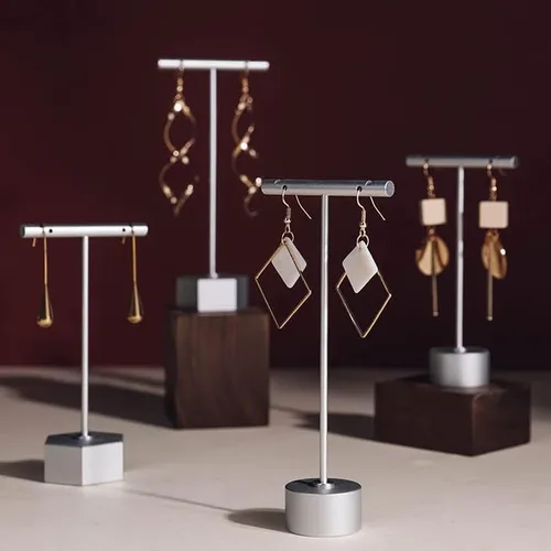 Vista 2 de GISELA D 4 soportes de exhibición de metal plateado para arete en T para exhibición, joyería en línea tiendas en línea accesorios de exhibición