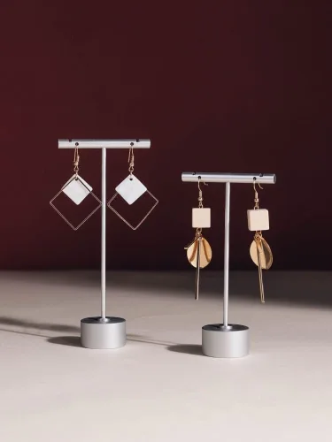 Vista 5 de GISELA D 4 soportes de exhibición de metal plateado para arete en T para exhibición, joyería en línea tiendas en línea accesorios de exhibición