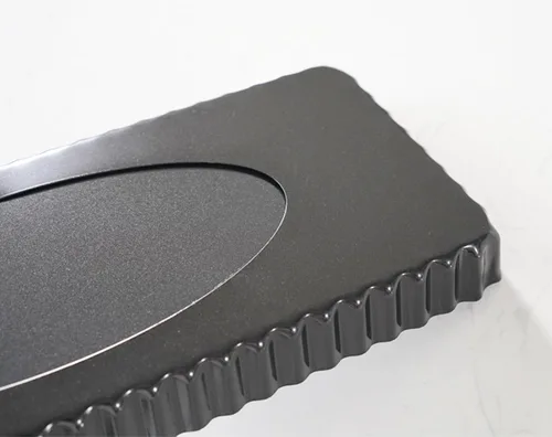 Vista 8 de Tosnail Paquete de 2 sartenes antiadherentes de 14 x 5.75 pulgadas con parte inferior extraíble rectangular para hornear pasteles