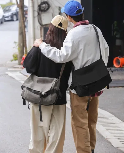 Vista 6 de Bolsa de mensajero de lona, bolso cruzado grande tipo hobo para mujeres y hombres, bolso de hombro de gran tamaño, bolso de viaje