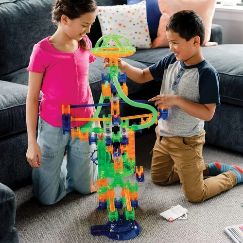 Vista 2 de MindWare Q-BA-Maze 2.0 Grand Prix Racing Set - Juguete de construcción de carreras de mármol con luces activadas por movimiento, a partir de 8 años