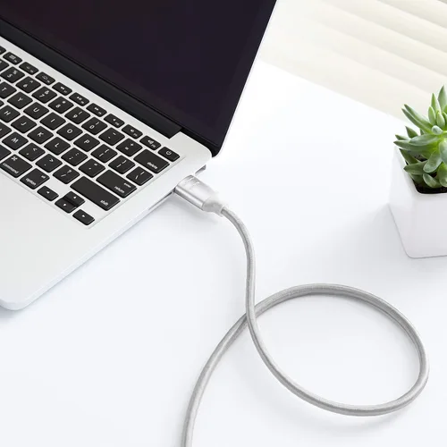 Vista 4 de Amazon Basics Cable HDMI 4K de alta velocidad de 10.2 Gbps con cable trenzado, 3 pies, color plateado