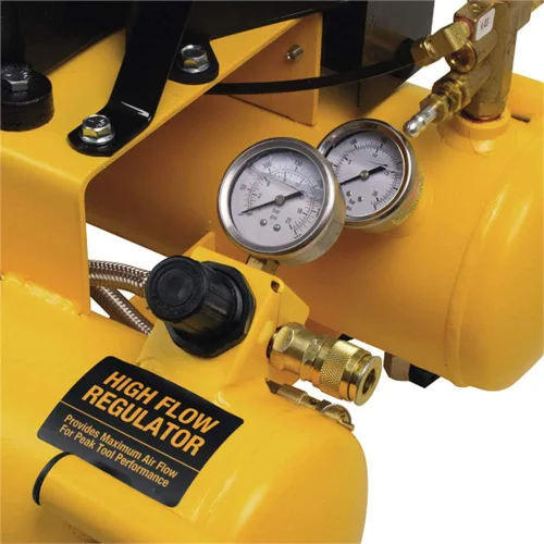 Vista 2 de DeWalt Compresor de carretilla accionado Honda DXCMTB5590856, 8 galones