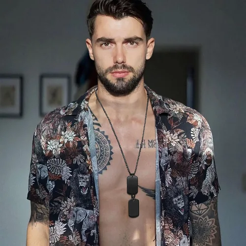 Vista 2 de VNOX Collar con dije de etiqueta de perro para hombre, de acero inoxidable, militar, militar, del ejército de EE. UU., doble etiqueta de perro A.