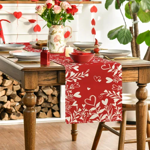 Vista 3 de Artoid Mode Camino de mesa con diseño de corazón rojo para el día de San Valentín, decoración de mesa de comedor de cocina de temporada