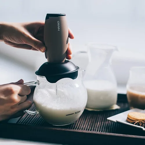 Vista 6 de Hario "Qto" Espumador eléctrico de leche con servidor, 100ml, marrón