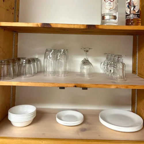 Vista 5 de Revestimiento de estante para armarios de cocina de 10 pulgadas de ancho x 20 pies, no adhesivos, antideslizantes, impermeables, de agarre fuerte