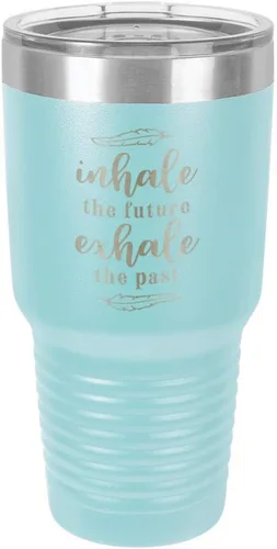 Vista 15 de INHALE EL FUTURO EXHALE EL PASTO Grabado 30 oz Vaso con paja y tapa superior deslizante de acero inoxidable taza de viaje de acero inoxidable 's