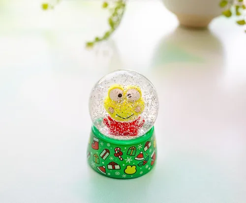 Vista 4 de Sanrio Keroppi - Mini globo de nieve para adultos con copos blancos en espiral Exhibición de recuerdo coleccionable 3 pulgadas de alto