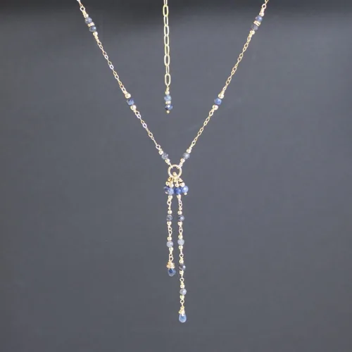 Vista 2 de Collar con borla de cadena chapada en oro de 14 quilates con zafiro azul, collar de cadena delicada. Regalos para mujer