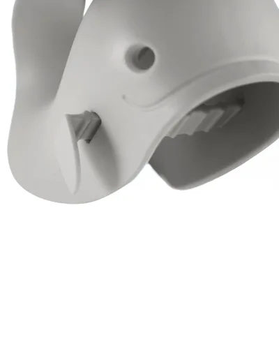 Vista 4 de Skip Hop Cubierta para boquilla de baño para bebé, ajuste universal, color gris MOBY