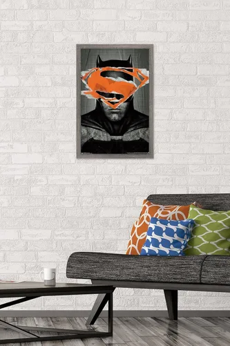 Vista 2 de Trends International DC Comics Movie - Batman v Superman - Batman Teaser Wall Poster, 14.725" x 22.375", Barnwood Framed Version Versión enmarcada