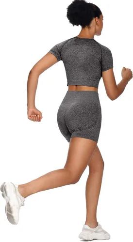 Vista 4 de Sytiz Conjunto de 2 piezas de yoga sin costuras para mujer, pantalones cortos de gimnasio y camiseta corta de manga corta