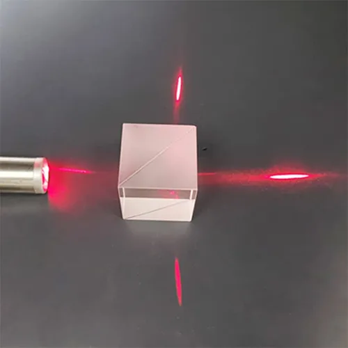 Vista 2 de Cubo divisor de haz, Prisma óptico de vidrio dicróico con proporción 50:50 para espectrometría científica