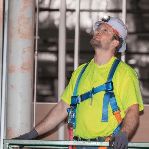Vista 6 de Klein Tools Hard Hat and Accessories Kit, Vented Full Brim Hard Hat, Headlamp, Sweat Band