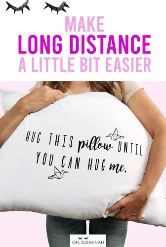 Vista 6 de Oh, Susannah Listo para regalar, abrazar esta almohada hasta que puedas abrazarme, kit de regalo de funda de almohada incluida, regalo de relación a