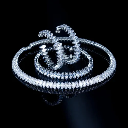 Vista 3 de AiliFe Gargantilla de circonita cúbica para mujeres y hombres, collar de tenis blanco brillante con diamantes de imitación falsos para novia, boda