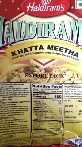 Vista 2 de Haldiram's Khatta Meetha (dulce y picante), mezcla de fideos de harina de garbanzos, copos de arroz, guisantes verdes y cacahuetes - 35.30 onzas