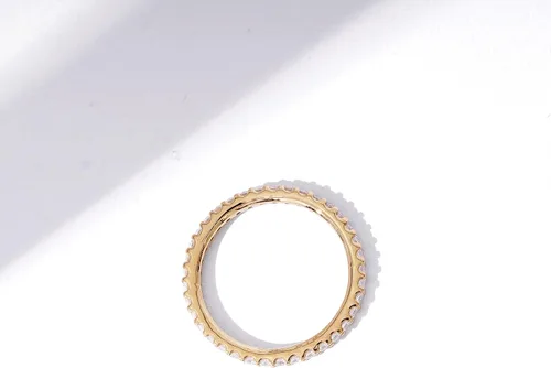Vista 32 de Amazon Essentials Anillo de plata de ley chapada en platino o oro con circonita cúbica redonda de elementos infinitos