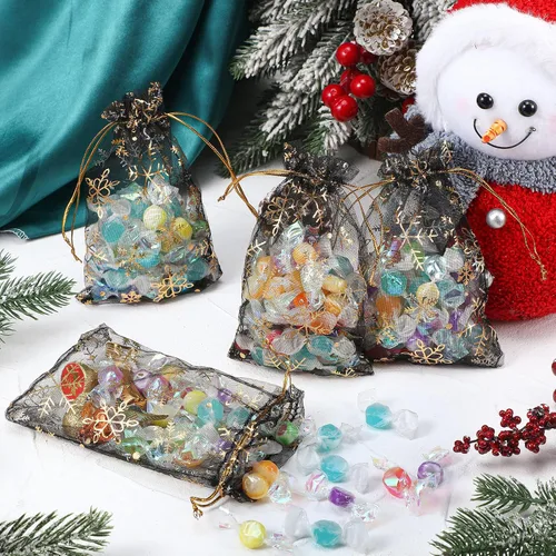 Vista 6 de Roowest 100 bolsas de regalo de organza con copos de nieve de 4 x 6 pulgadas, pequeñas bolsas de malla para joyas, mini cordón para dulces, bolsas