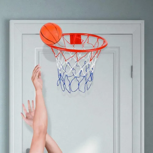Vista 4 de ArtCreativity Mini juego de aro de baloncesto para colocar sobre la puerta, fácil de colgar, no requiere montaje, incluye 1 mini bola y aro de red