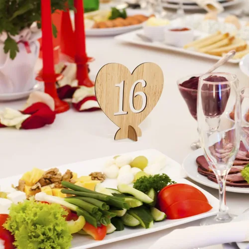 Vista 8 de Números de mesa de madera con forma de corazón del 1 al 20 con base de soporte, tarjetas de madera rústicas huecas para bodas, fiestas, decoración