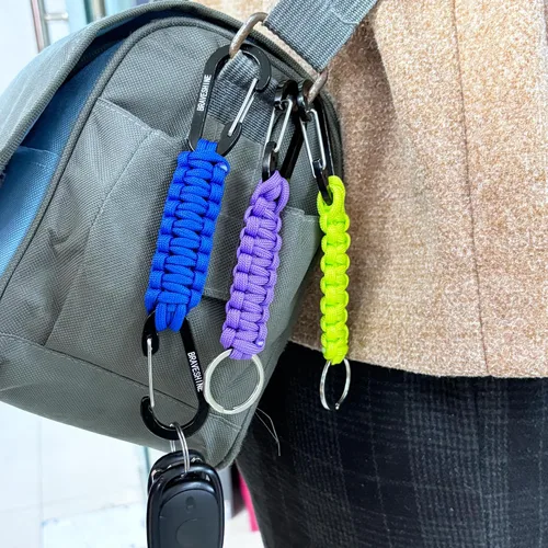 Vista 7 de BRAVESHINE Mosquetón de llavero con clip de paracord, gancho de anillo en D para lanyard, colgador para cochecito, llavero para botella de agua