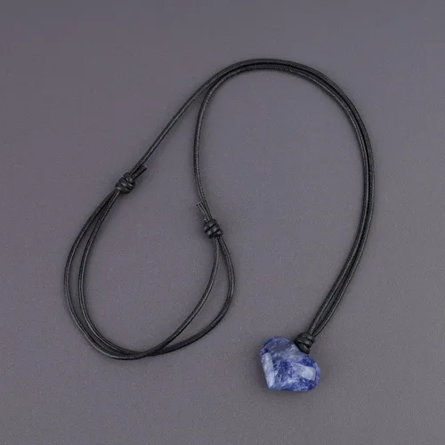 Vista 5 de COAI Collar con colgante de piedra de corazón de corazón de cuero, Piedra, sodalita
