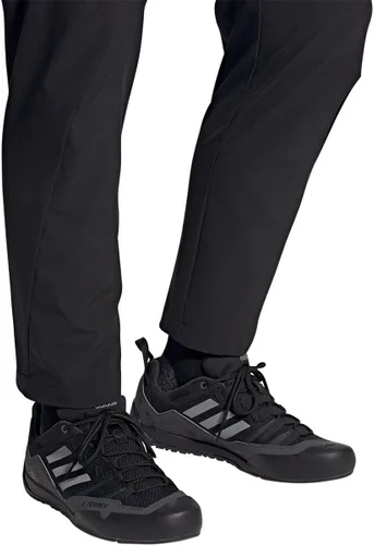Vista 4 de adidas Terrex Swift Solo 2 - Tenis de senderismo para hombre