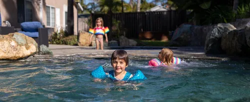 Vista 12 de Body Glove Paddle Pals - Chaleco salvavidas para niños aprobado por la Guardia Costera para aprender a nadar PFD
