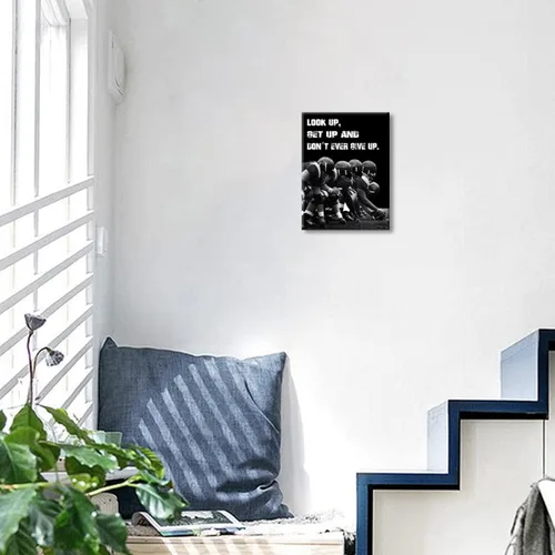 Vista 7 de Arte inspirador de pared con texto en inglés «Look Up and Dont Ever Give Up», decoración de fútbol para habitación de niños, fotos de afirmaciones