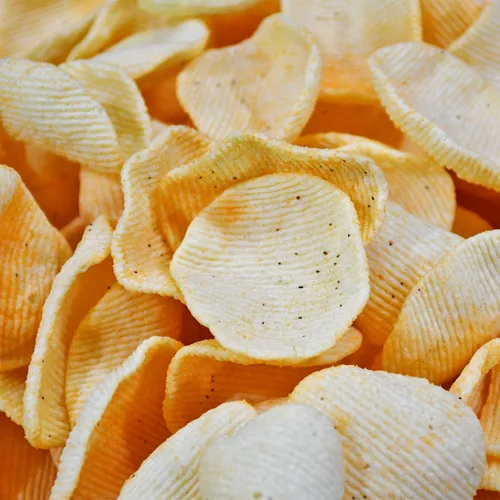 Vista 4 de Bocadeli Papasitas Queso, papas fritas con sabor a queso, 2.3 oz (1 paquete) (tamaño regular 2.3 oz)