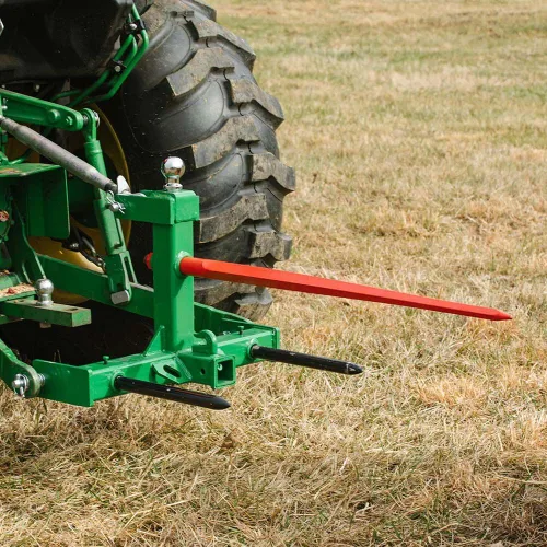 Vista 3 de Titan Attachments Enganche de remolque de tractor de cuello de cisne de 3 puntos, lanza de pacas de heno de 43 pulgadas y estabilizadores, se adapta
