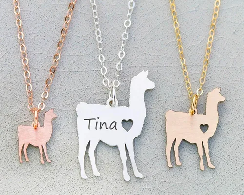 Vista 2 de Collar de llama, IBD, animal de granja, nombre grabado personalizado de alpaca para mascotas, opciones de tamaño del colgante, chapado en oro rosa