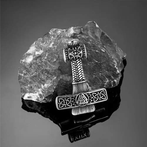 Vista 4 de Collares de martillo de vikingos nórdicos para hombre mezcla de acero inoxidable runa nórdica dorada eslava vegvisir Mjolnir amuleto colgante