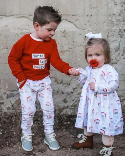 Vista 2 de YOKJZJD Conjunto de sudadera de Navidad para bebé recién nacido, camiseta de manga larga, camiseta y pantalones deportivos (rojo, 0-6 meses), Rojo
