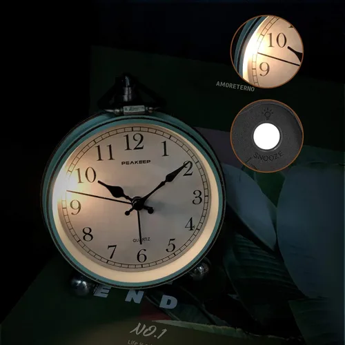 Vista 5 de Peakeep 4" Pequeño Reloj Despertado Retro Analógico a Batería para Decoración de Habitación, Reloj de Noche Silencioso Elegante para Escritorio