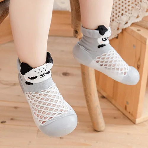 Vista 3 de Calcetines de bebé antideslizantes con suela de goma para niños pequeños, recién nacidos, niños y niñas, zapatos lindos de animales de dibujos