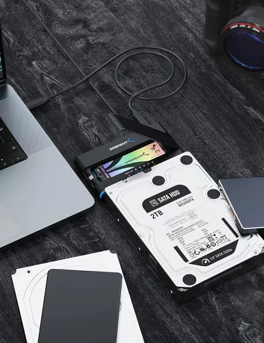 Vista 7 de SABRENT USB-C M.2 NVMe + 2.5/3.5in SATA SSD/HDD Adapter (DS-UCMH)