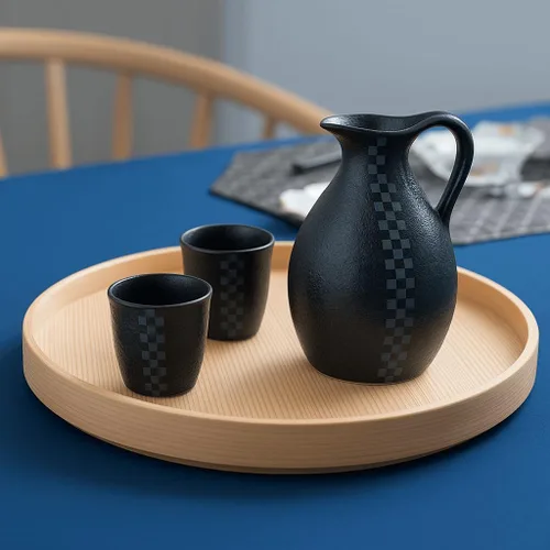 Vista 3 de JapanBargain 4680, Juego de sake de porcelana auténtica japonesa Saki Set decantador de sake y tazas de saki, fabricado en Japón (tarro negro)