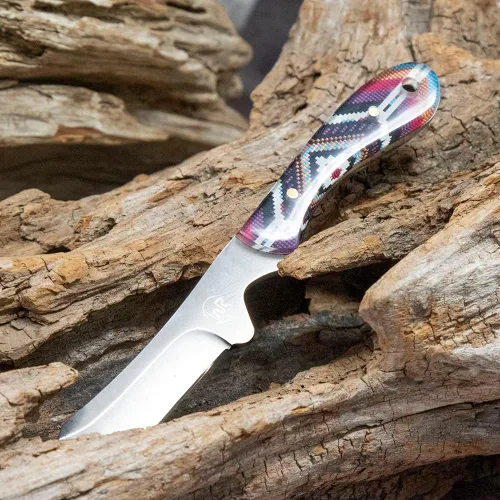 Vista 2 de WHISKEY BENT HAT CO. Sendero Caper 440 Cuchillo de hoja fija de acero inoxidable con funda de cuero (Arizonan)