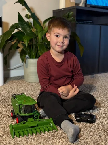 Vista 2 de Uarzt - Tractor cosechador con control remoto, juguete de tractor RC con cabezal de maíz, juguetes de tractor RC para niños de 3 años en adelante