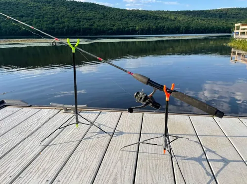 Vista 4 de FISHIN' STIX All Terrain Stand Tripod - Attach to Any Rod Holder for use on Ice or Solid Ground